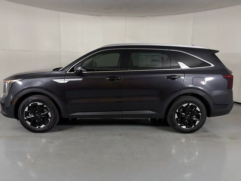 New 2026 Kia Sorento S image 5