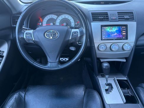 Used 2010 Toyota Camry SE image 18