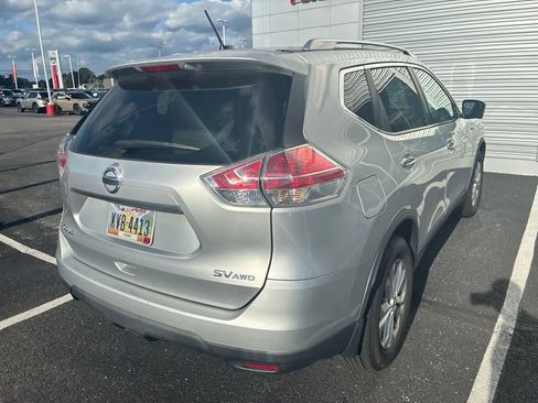 Used 2016 Nissan Rogue SV w/ SV Premium Package AWD/4WD image 4