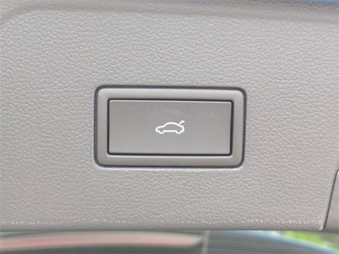 New 2026 Volkswagen Atlas SE image 14