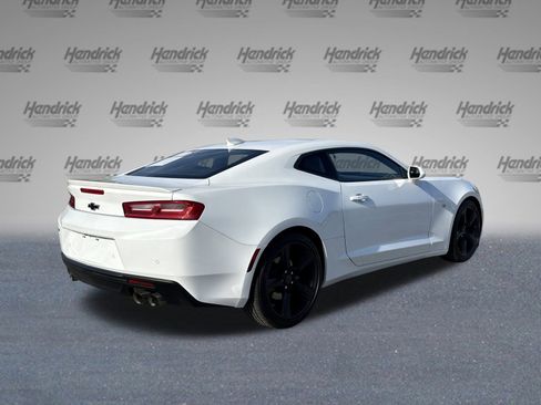 Used 2016 Chevrolet Camaro LT image 9
