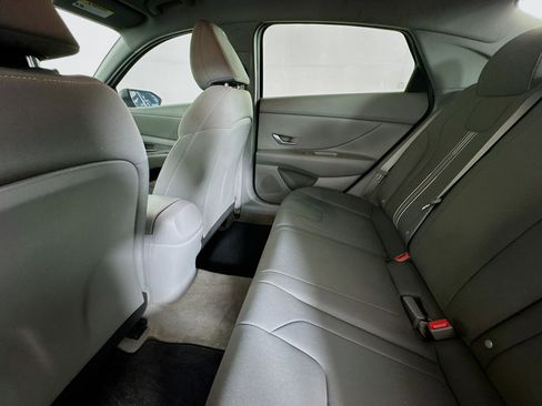 Used 2023 Hyundai Elantra SEL w/ Preferred Accessory Package FWD image 24