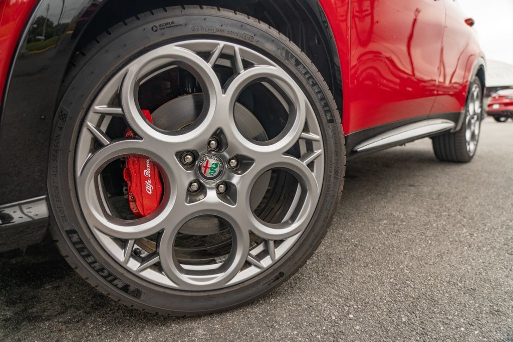 New 2024 Alfa Romeo Tonale Ti AWD/4WD image 3
