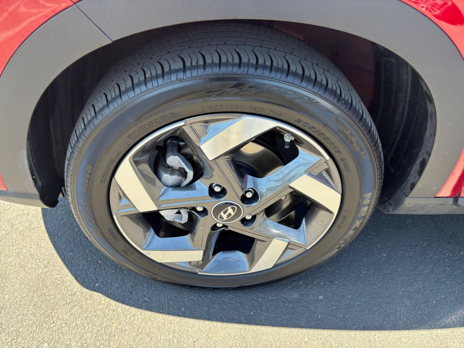 Used 2025 Hyundai Venue SEL FWD image 29