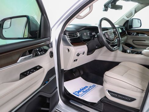 Used 2022 Jeep Grand Wagoneer Series II w/ Convenience Group III image 3