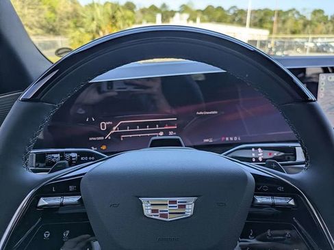 New 2026 Cadillac Escalade Luxury w/ Touring Package image 32