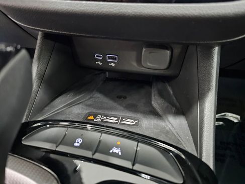 Used 2025 Buick Envista Avenir FWD image 21