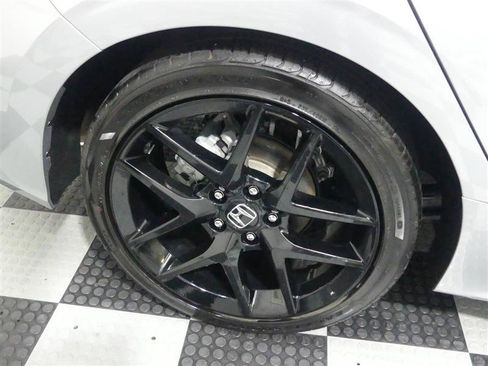 Used 2025 Honda Civic Sport image 17