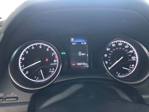 Used 2021 Toyota Camry SE w/ Cold Weather Package image 12