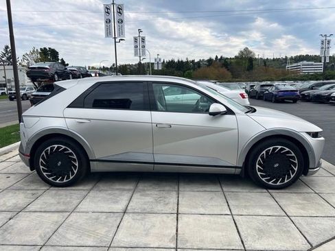 Used 2024 Hyundai Ioniq 5 Limited image 6