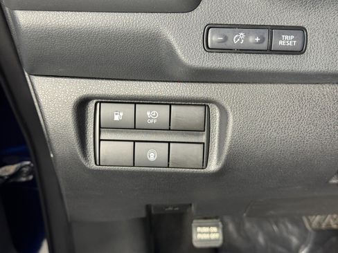 Used 2023 Nissan Leaf S image 16