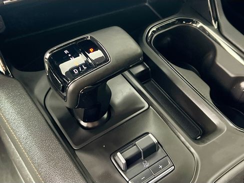 Used 2023 GMC Sierra 1500 AT4 w/ Technology Package image 25