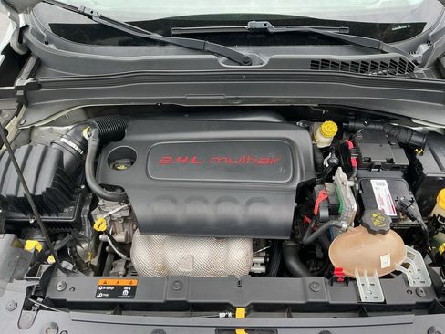 Used 2017 Jeep Renegade Trailhawk AWD/4WD image 20