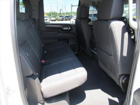 Used 2025 GMC Sierra 2500 SLE AWD/4WD image 32