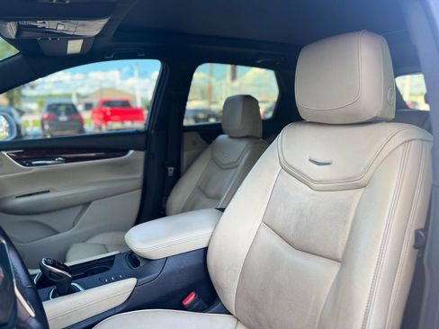 Used 2018 Cadillac XT5 Luxury w/ Driver Awareness Package AWD/4WD image 36