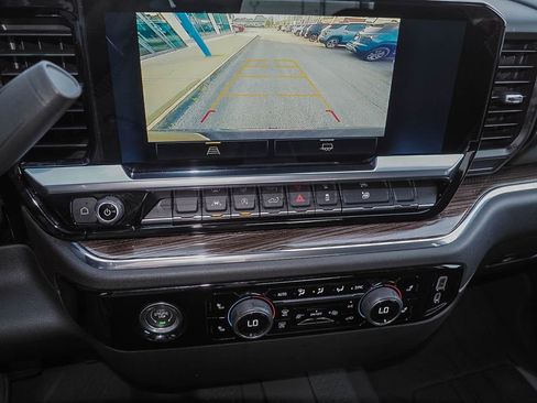 Used 2023 Chevrolet Silverado 1500 LT AWD/4WD image 13