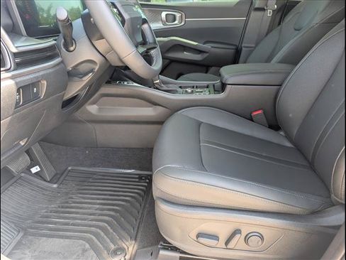 Used 2026 Kia Sorento S FWD image 7