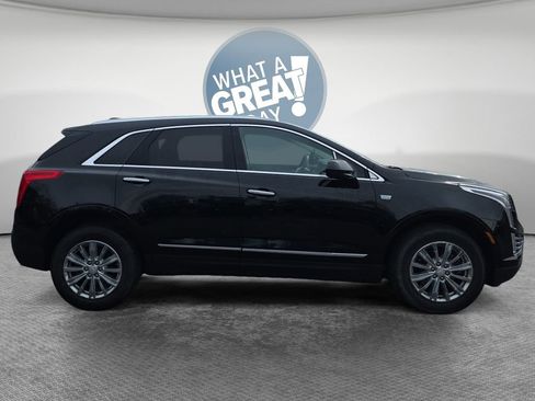 Used 2019 Cadillac XT5 Luxury image 2