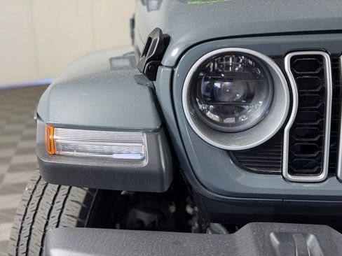 Certified 2025 Jeep Wrangler Unlimited Sahara w/ Safety Group AWD/4WD image 3