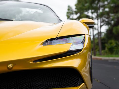 Used 2022 Ferrari SF90 Spider AWD/4WD image 34