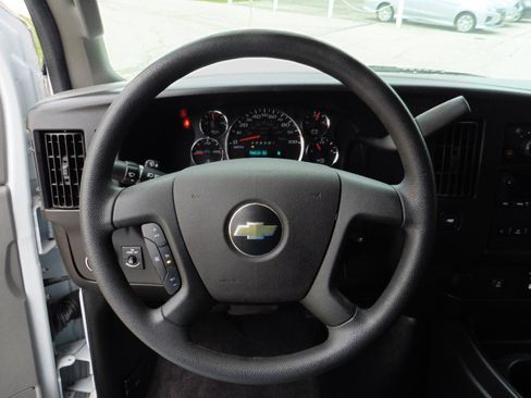 Used 2019 Chevrolet Express 3500 LT w/ LT Preferred Equipment Group image 6