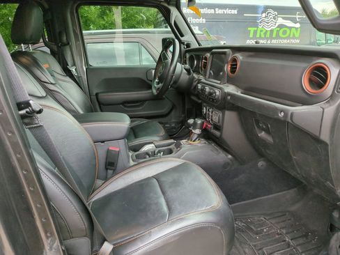 Used 2022 Jeep Gladiator Mojave w/ LED Lighting Group AWD/4WD image 3