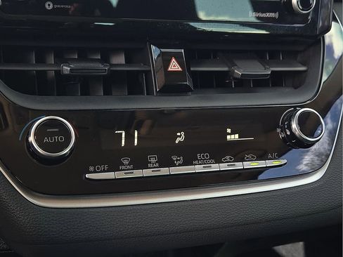 Used 2022 Toyota Corolla LE image 15