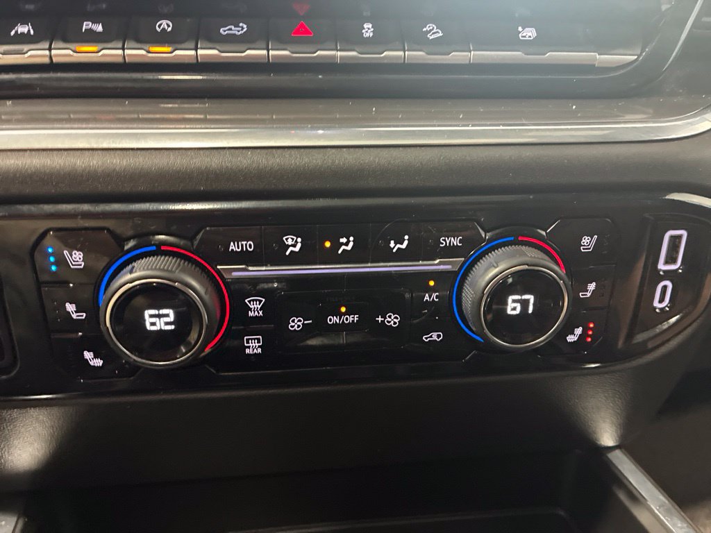 Used 2025 Chevrolet Silverado 1500 High Country w/ Technology Package AWD/4WD image 29