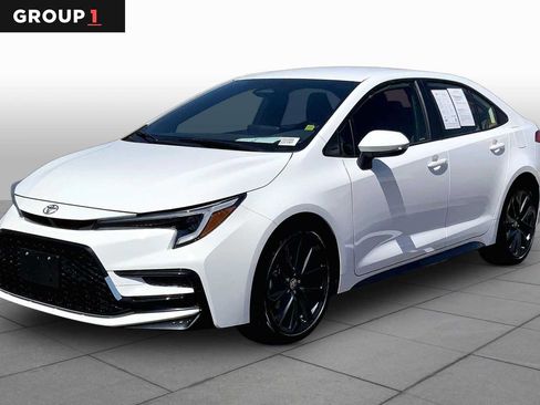 Certified 2026 Toyota Corolla SE w/ Carpet Mat Package (TMS) FWD image 1