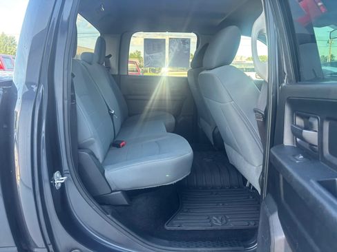 Used 2017 RAM 1500 ST w/ SXT Appearance Group AWD/4WD image 16