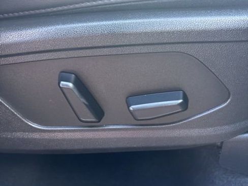 Used 2023 Kia Sorento SX image 40