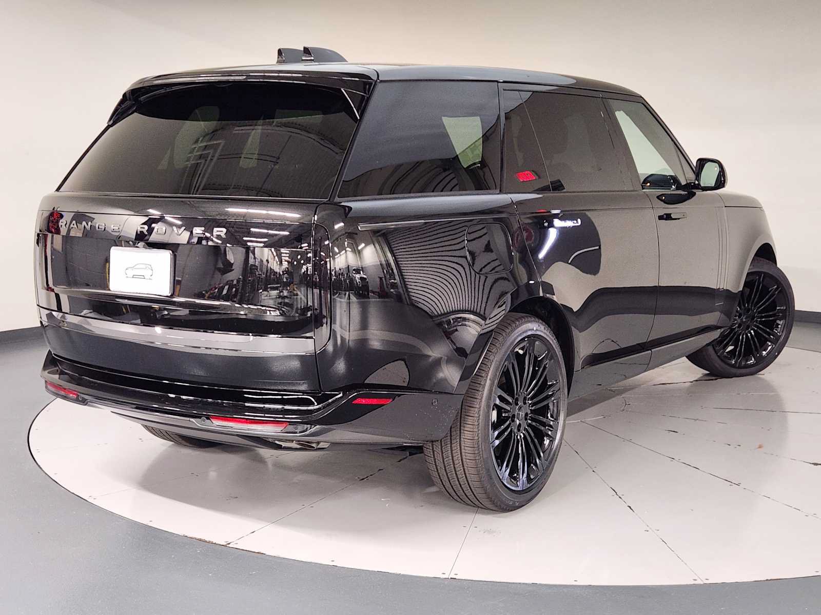 New 2026 Land Rover Range Rover Long Wheelbase SE AWD/4WD image 2