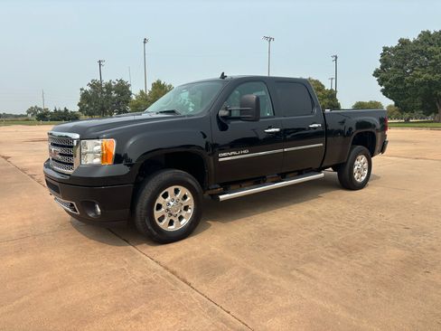 Used 2013 GMC Sierra 2500 Denali image 2