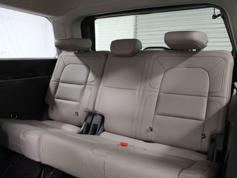 Used 2023 Lincoln Navigator Reserve image 22