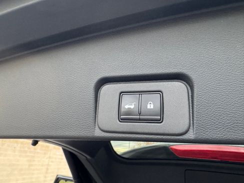 Used 2024 Nissan Rogue SV w/ SV Premium Package image 19