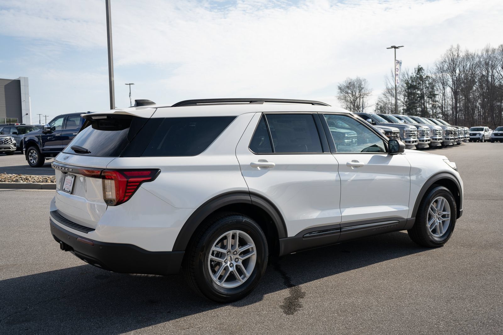 New 2026 Ford Explorer Active RWD image 10