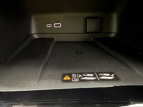 Used 2025 Chevrolet Traverse RS w/ LPO, Floor Liner Package FWD image 19