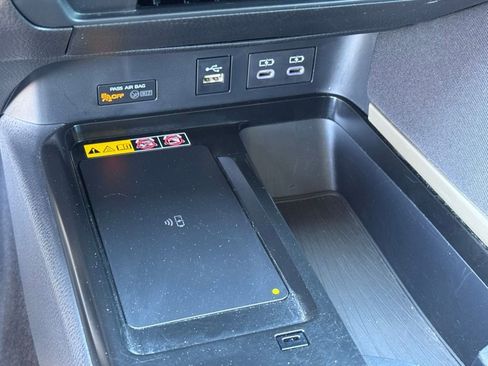 Used 2025 Toyota Camry LE image 27