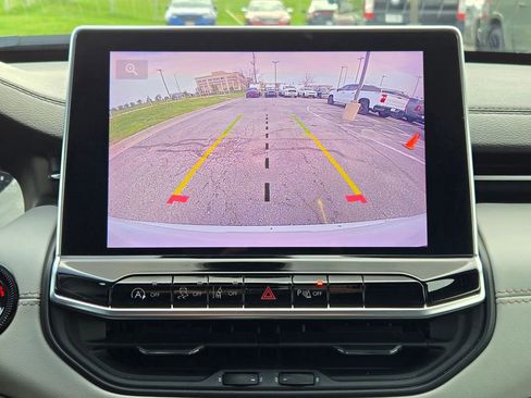 Used 2024 Jeep Compass Limited image 23