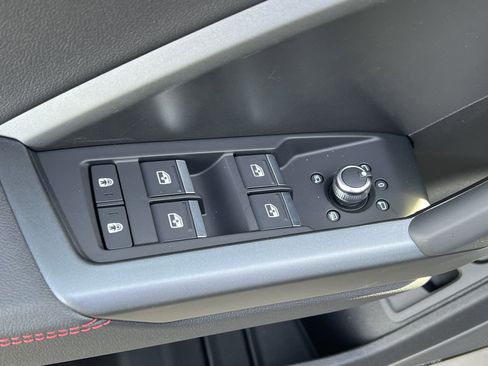 Certified 2025 Audi Q3 2.0T Premium Plus image 14