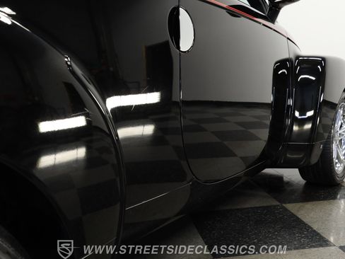 Used 2006 Chevrolet SSR w/ Preferred Equipment Group image 26