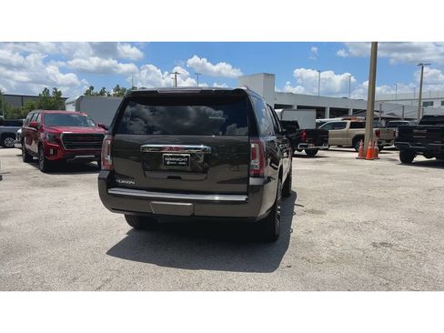 Used 2019 GMC Yukon Denali w/ Denali Ultimate Package AWD/4WD image 8