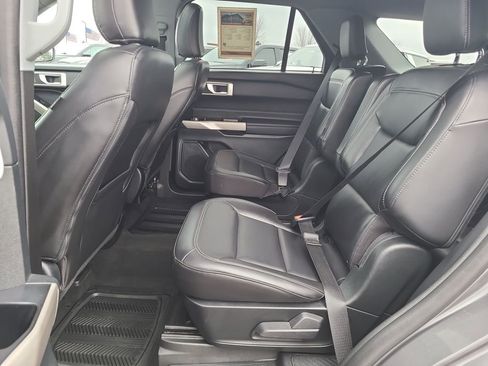 Used 2023 Ford Explorer XLT image 37