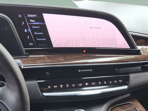 Used 2023 Cadillac Escalade Sport Platinum AWD/4WD image 38
