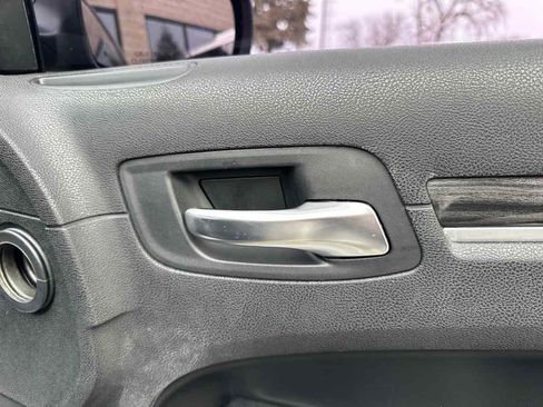 Used 2019 Chrysler 300 Touring w/ Sport Appearance Package image 32