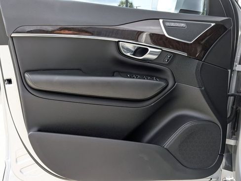 Used 2019 Volvo XC90 T5 Momentum w/ Protection Package Premier image 10