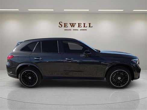 Used 2023 Mercedes-Benz GLC 300 4MATIC image 5
