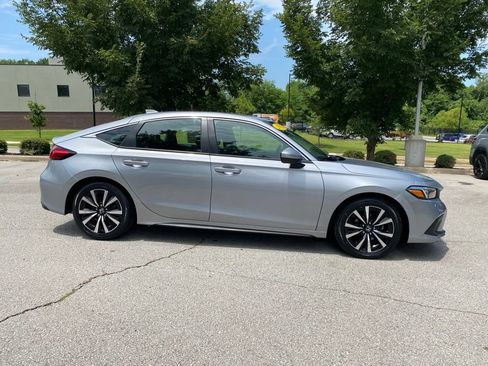 Used 2023 Honda Civic EX-L image 9