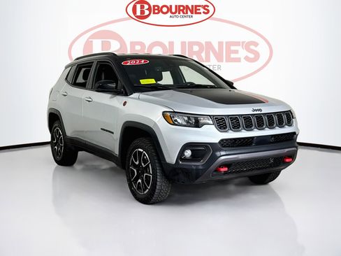 Used 2024 Jeep Compass Trailhawk AWD/4WD image 1