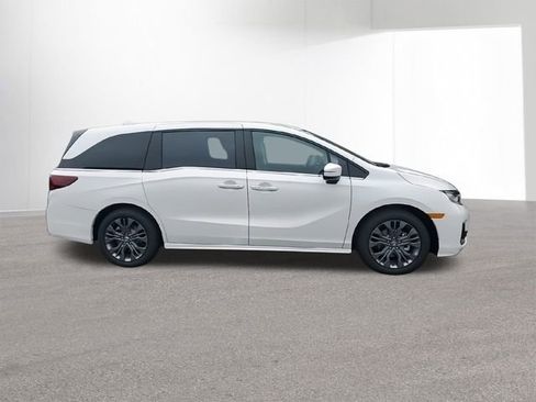 New 2026 Honda Odyssey Touring image 10
